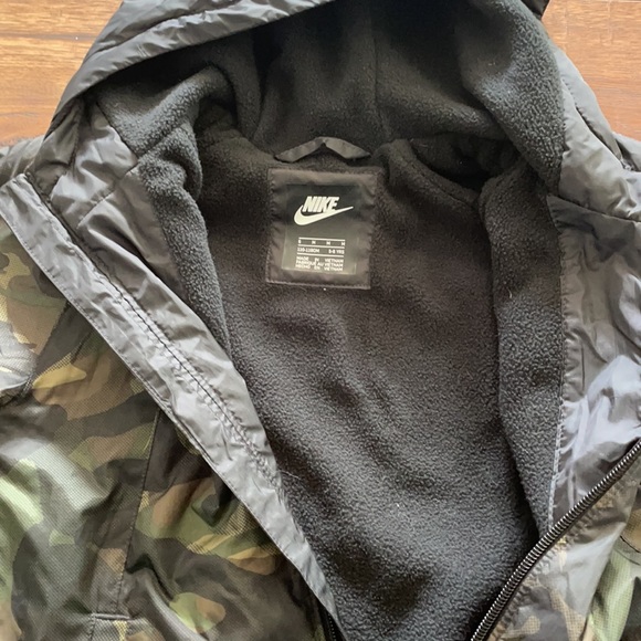 Nike jacket - Picture 3 of 3